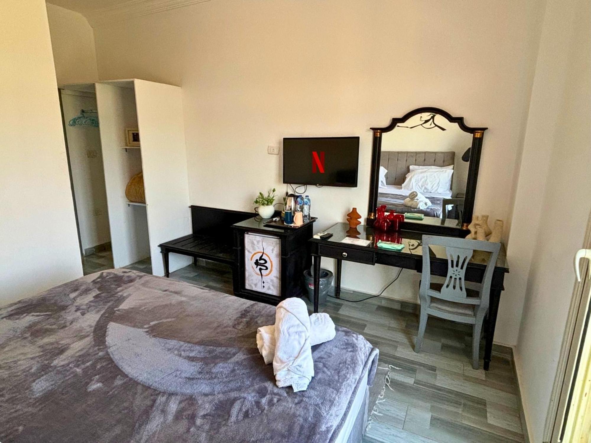 K Boutique Hotel Medspa-Pyramids & Grand Egyptian Museum Ghatati Bagian luar foto