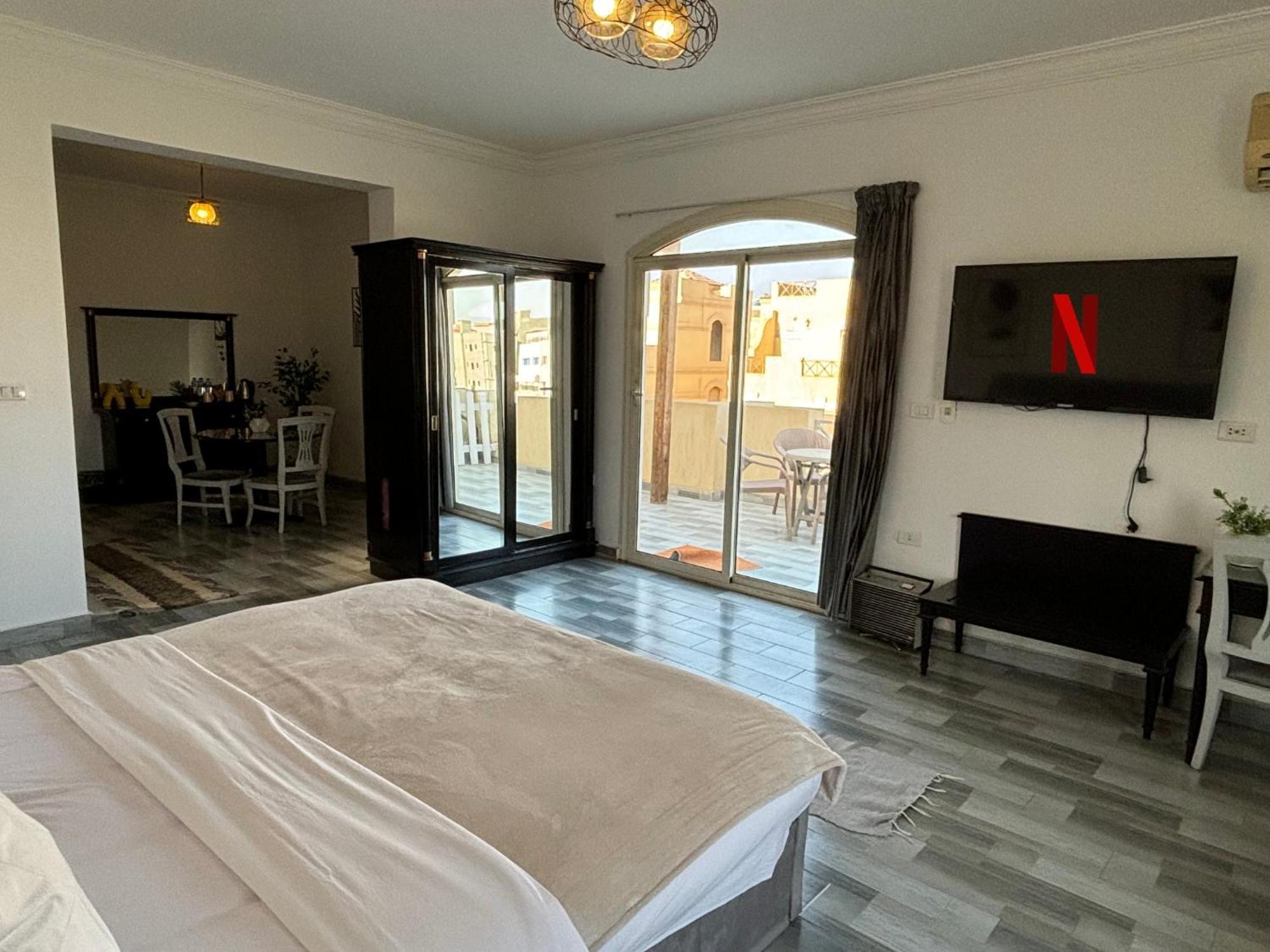 K Boutique Hotel Medspa-Pyramids & Grand Egyptian Museum Ghatati Bagian luar foto